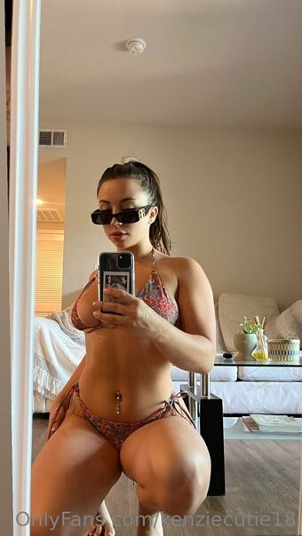 kenziecutie18