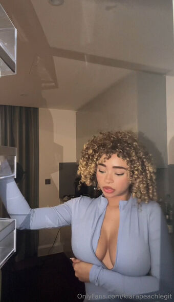 kiarapeachlegit