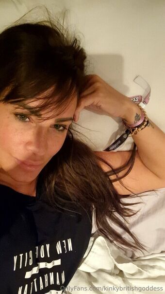 kinkybritishgoddess