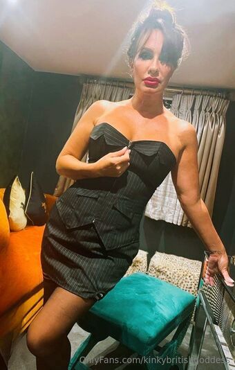 kinkybritishgoddess