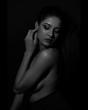 Komal Sethi Nude Leaks OnlyFans Photo 15