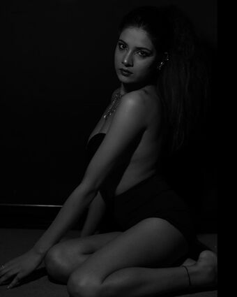 Komal Sethi Nude Leaks OnlyFans Photo 17