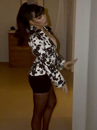 Kourtney Kardashian Nude Leaks OnlyFans Photo 423