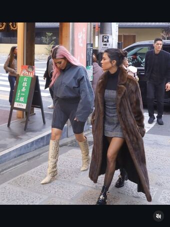 Kourtney Kardashian Nude Leaks OnlyFans Photo 425