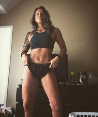 krisstatlander Nude Leaks OnlyFans Photo 8