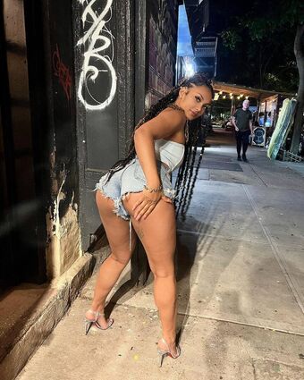 Kriz Nude Leaks OnlyFans Photo 4