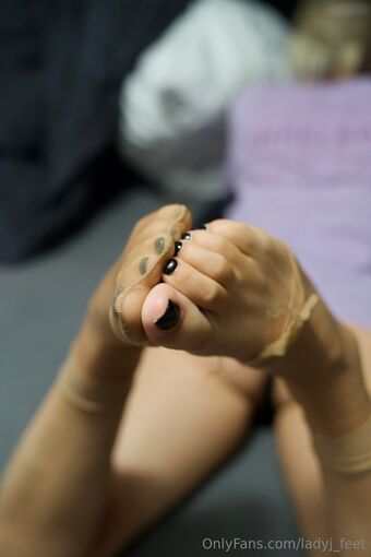 Ladyj_feet