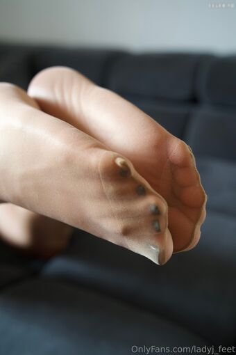 Ladyj_feet