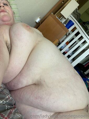 ladykeepsherlegsopen