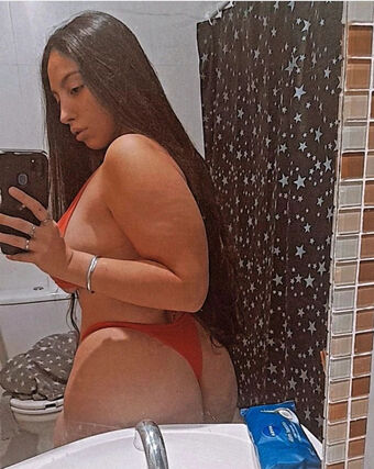 Lara Selene