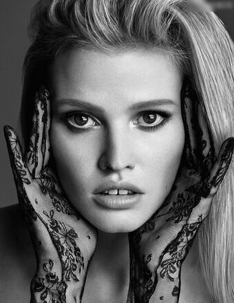Lara Stone