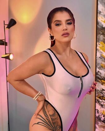 Larabaker Nude Leaks OnlyFans Photo 1