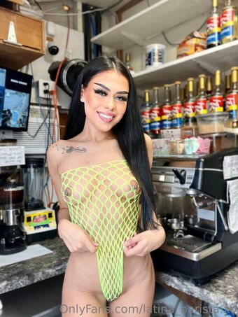 Latina_barista.xo