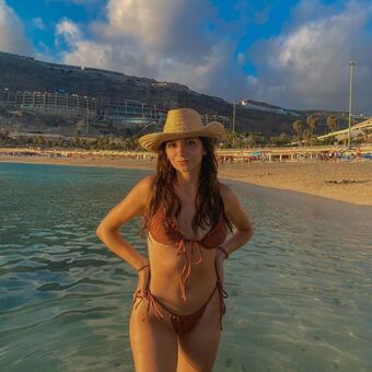 Laura Llobet Nude Leaks OnlyFans Photo 8