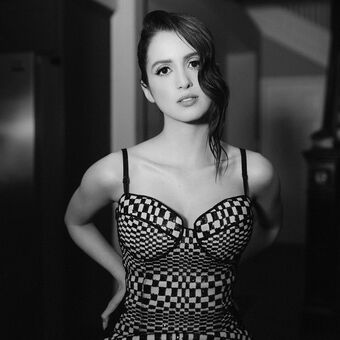 Laura Marano Nude Leaks OnlyFans Photo 17