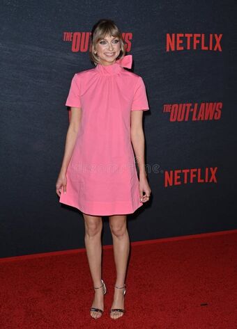 Lauren Lapkus Nude Leaks OnlyFans Photo 43