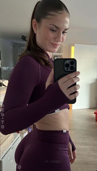 Lea Viktoria Nude Leaks OnlyFans Photo 40