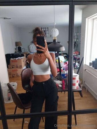 leilaswe Nude Leaks OnlyFans Photo 4