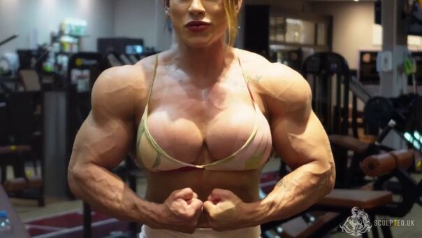 Leyvina IFBB