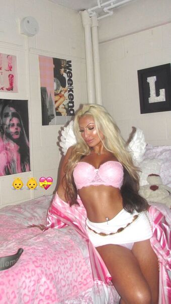 liajaade Nude Leaks OnlyFans Photo 1