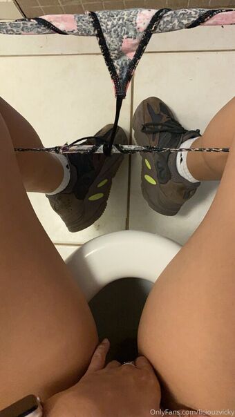 liciouzvicky Nude Leaks OnlyFans Photo 19