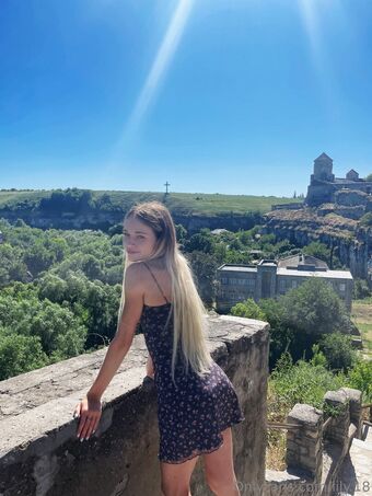 lily.18 Nude Leaks OnlyFans Photo 26