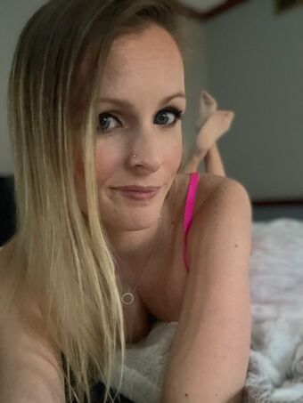Lily Devyne Nude Leaks OnlyFans Photo 17