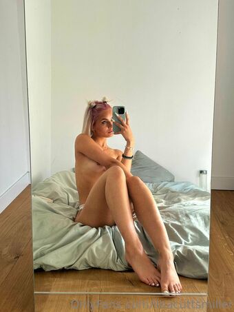 linacuttsmiller Nude Leaks OnlyFans Photo 5
