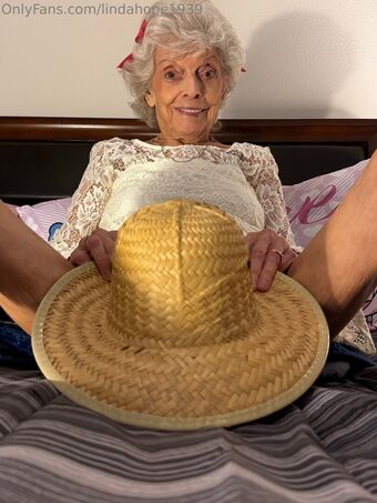 lindahope1939 Nude Leaks OnlyFans Photo 68