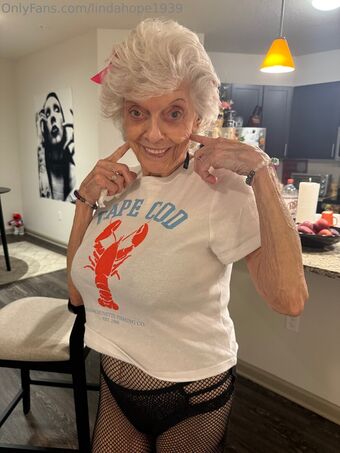 lindahope1939 Nude Leaks OnlyFans Photo 72