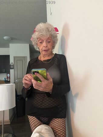 lindahope1939 Nude Leaks OnlyFans Photo 74