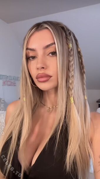 linuschka Nude Leaks OnlyFans Photo 49