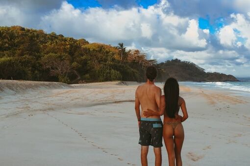 lorenasoleil / earthtravelstories