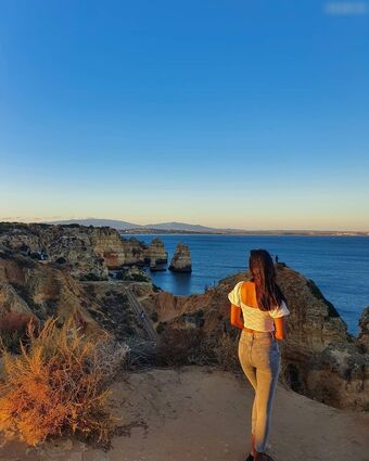 lorenasoleil / earthtravelstories