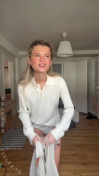 Lotta Emilie Stichler Nude Leaks OnlyFans Photo 185