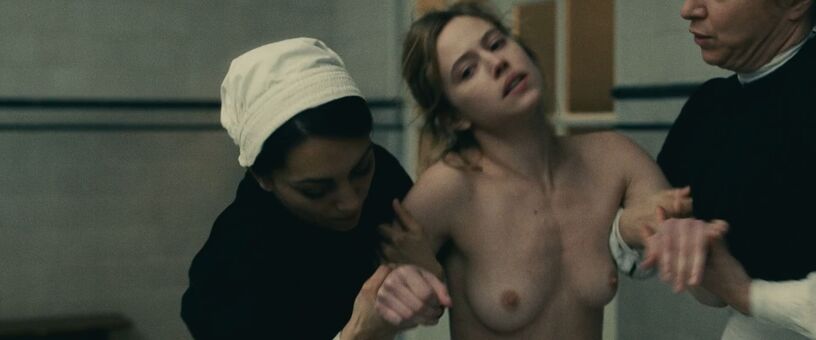 Lou de Laâge Nude Leaks OnlyFans Photo 2