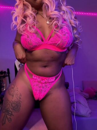 Lovely Eve Nude Leaks OnlyFans Photo 1