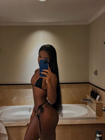 Luiza Semeao Nude Leaks OnlyFans Photo 4