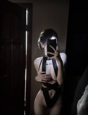 M.uselessbeauty Nude Leaks OnlyFans Photo 32