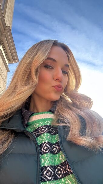 Madison Iseman Nude Leaks OnlyFans Photo 201