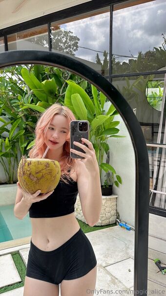 magic_alice Nude Leaks OnlyFans Photo 401