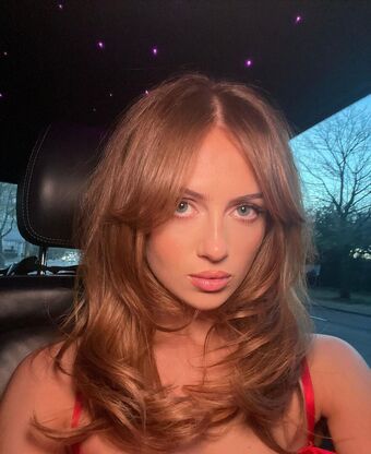 Maisie Smith Nude Leaks OnlyFans Photo 40