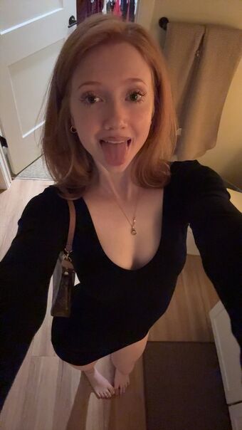 Makenna Kelly / Lifewithmak Nude Leaks OnlyFans Photo 36