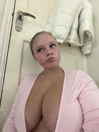 marsdenit Nude Leaks OnlyFans Photo 110
