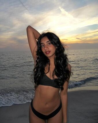 Maya Mayanalluri Nude Leaks OnlyFans Photo 16