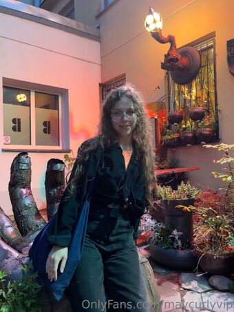 maycurlyvip