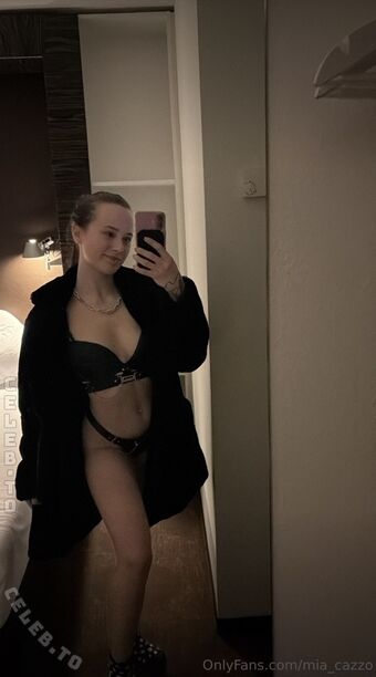 mia.cazzo Nude Leaks OnlyFans Photo 3