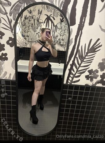 mia.cazzo Nude Leaks OnlyFans Photo 8