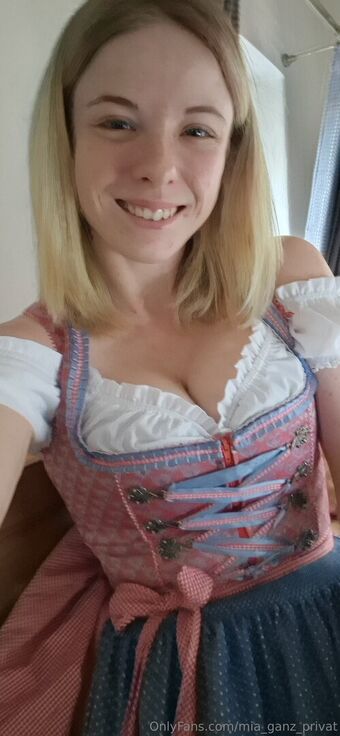 mia_ganz_privat Nude Leaks OnlyFans Photo 25