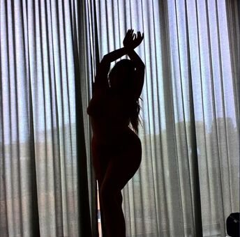 Miabellydancerofficial